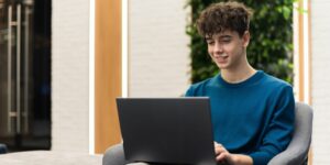 Lire la suite à propos de l’article Programme Hélice : un coup de pouce décisif pour les jeunes accompagné·es